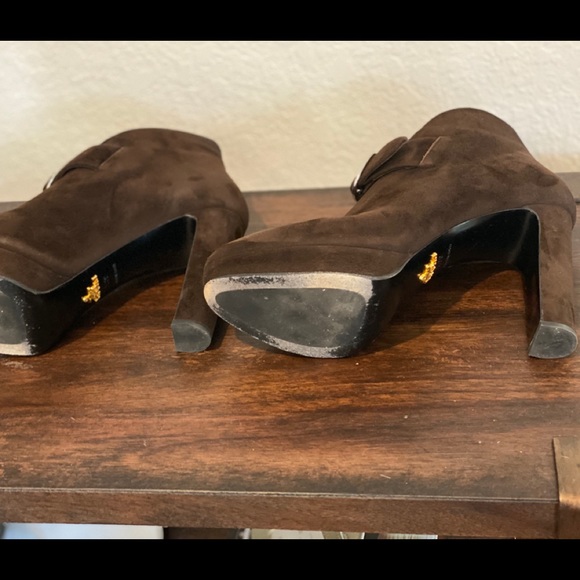 PRADA BROWN SUEDE BUCKLE FRONT ANKLE BOOTIES - Picture 4 of 6